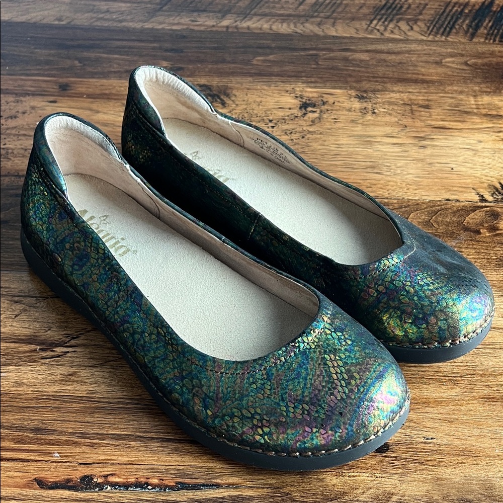 Alegra 9.5 Petal Throne Ballet Flat In Iridescent Metallic Snake Print